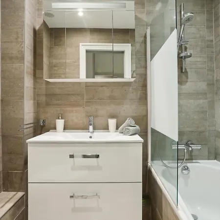 Bnbnook - Chic 1br - Walk To Eiffel Tower & Les Invalides Appartamento *