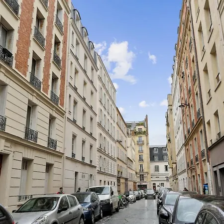 Bnbnook - Chic 1br - Walk To Eiffel Tower & Les Invalides Parigi